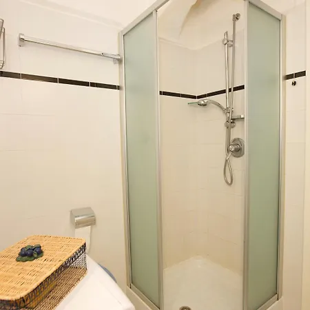 Yachting Apartment Ghiffa
