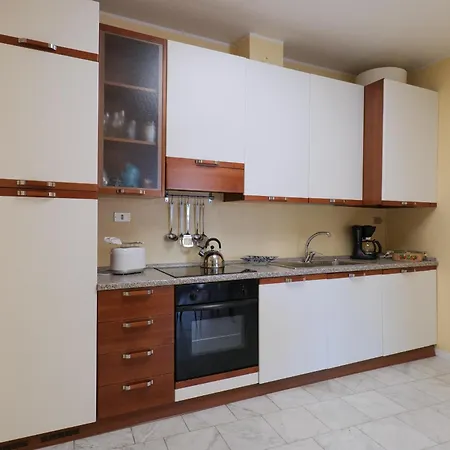 Yachting Apartment Ghiffa